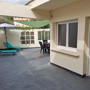 https://t2-grande-terrasse-comme-une-maison-8-min-des-plages.fr-provencehotel.com