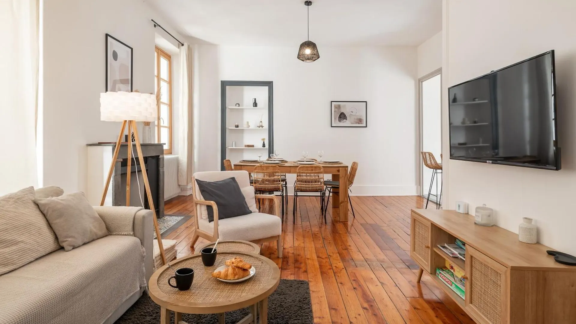 Appartement Spacieux Et Chaleureux Coeur De Ville Chambery 0*,